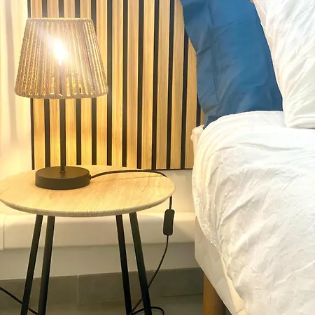 Air-conditioned On The Port Side