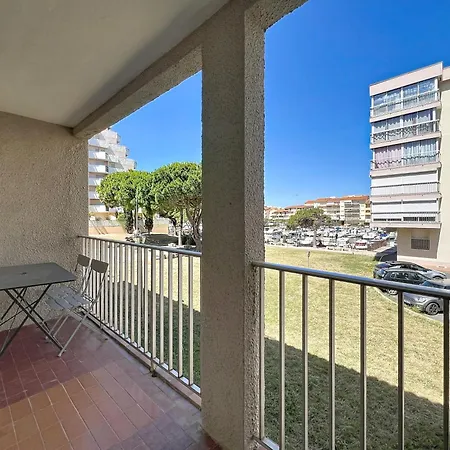 Air-conditioned On The Port Side Apartmán *